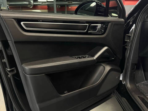 2023 Porsche Cayenne GTS Coupe