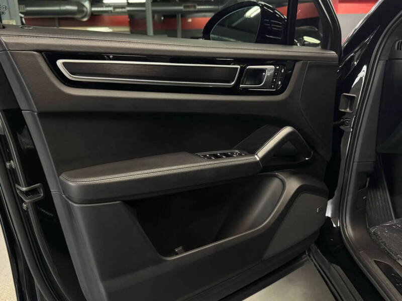 2023 Porsche Cayenne GTS Coupe