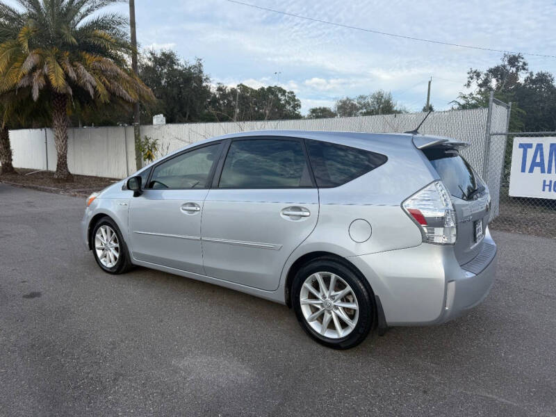 2013 Toyota Prius v Five
