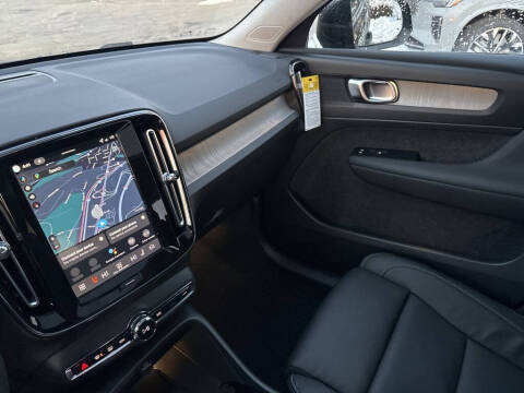 2026 Volvo XC40 B5 Plus