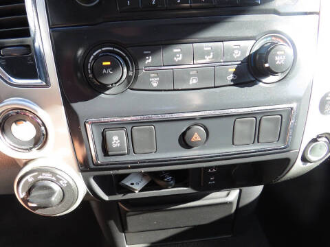 2018 Nissan Titan SV