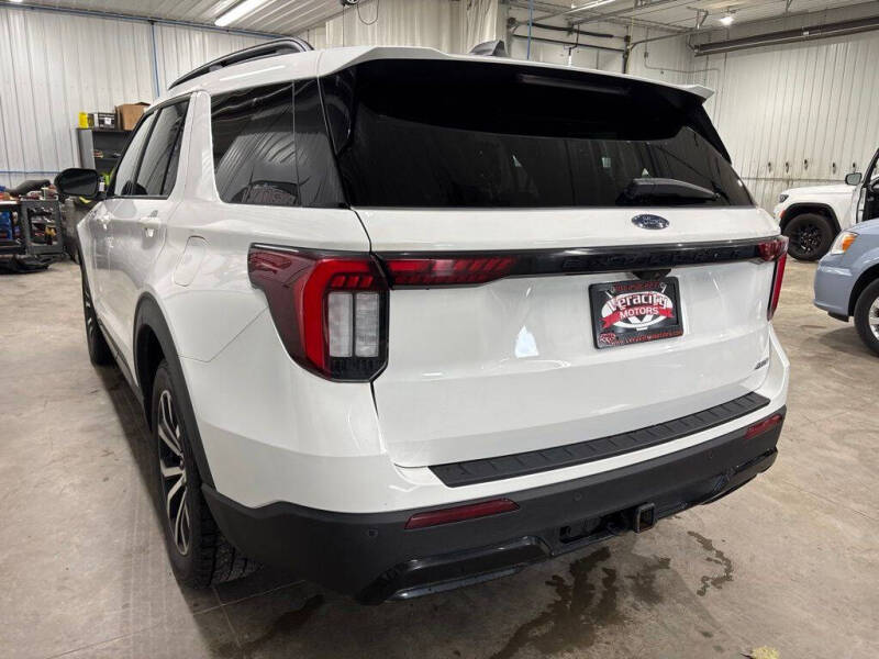 2025 Ford Explorer ST-Line
