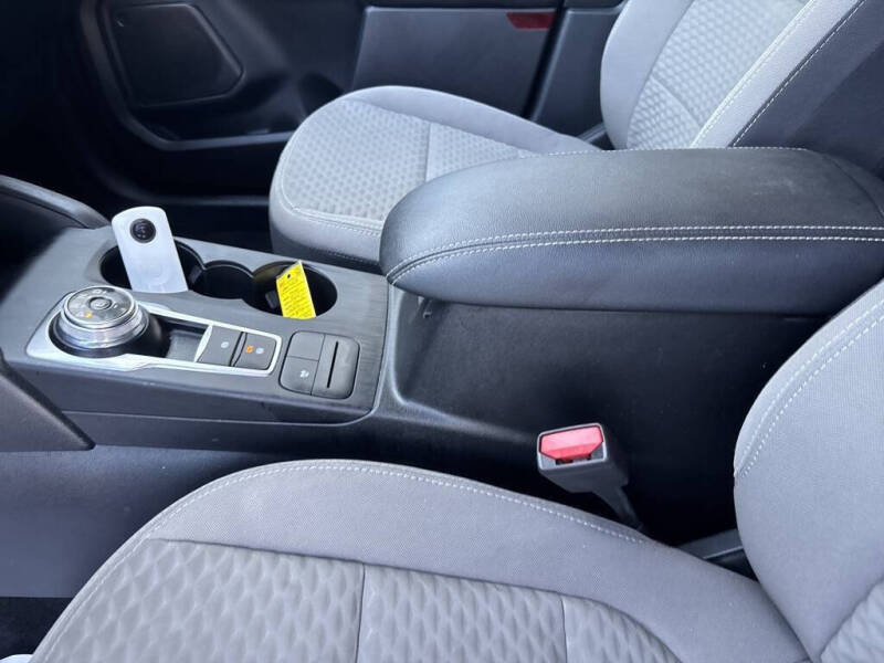 2021 Ford Escape Hybrid SE