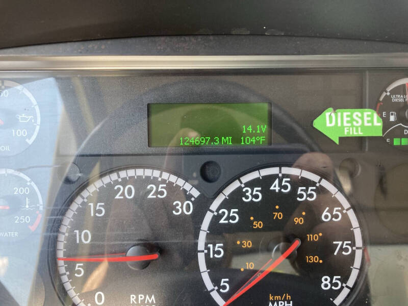 2017 Freightliner M2 106