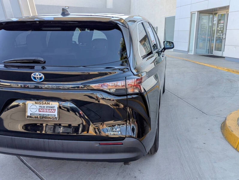 2023 Toyota Sienna LE 8-Passenger