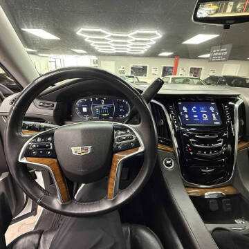 2017 Cadillac Escalade Luxury