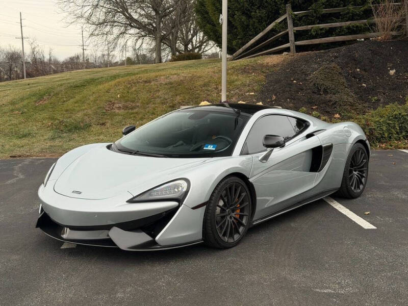 2017 McLaren 570GT
