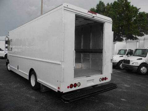 2002 Freightliner MT45 Chassis
