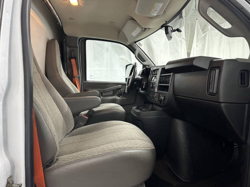 2022 Chevrolet Express 3500