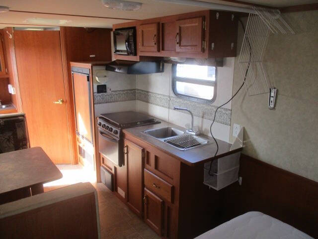 2012 Lighthouse Rv Light Housr 22FQ