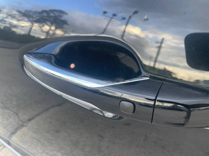 2017 Kia Cadenza Technology