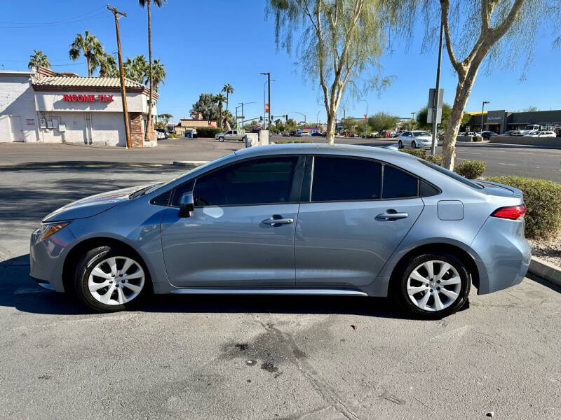 2022 Toyota Corolla LE photo 4