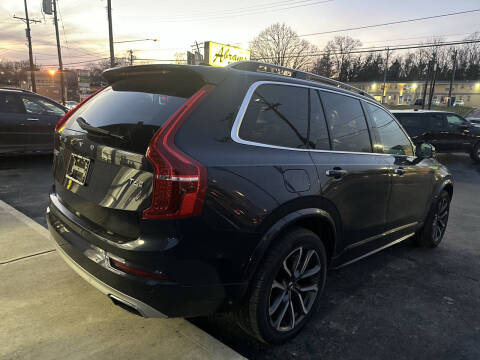 2016 Volvo XC90 T6 Momentum