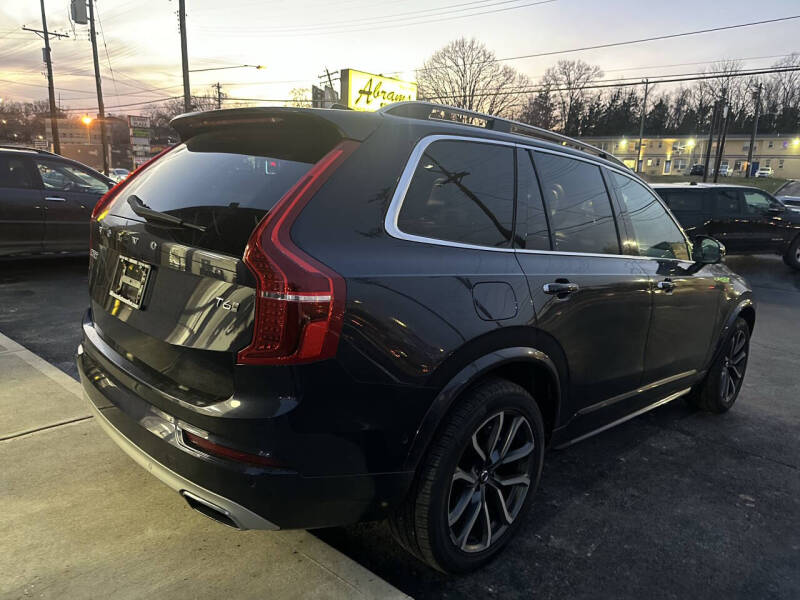2016 Volvo XC90 T6 Momentum
