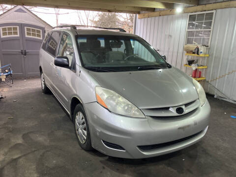 2008 Toyota Sienna CE 8-Passenger