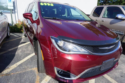 2017 Chrysler Pacifica Touring-L