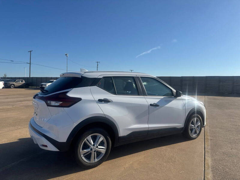 2023 Nissan Kicks S