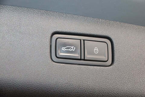 2023 Genesis GV70 2.5T Standard