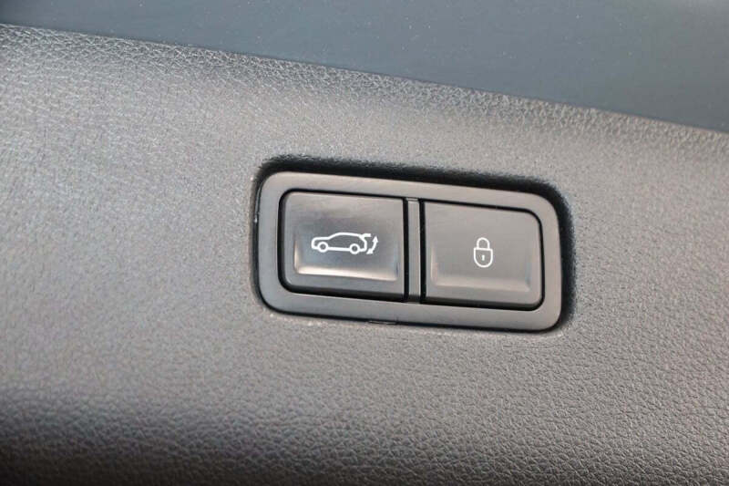 2023 Genesis GV70 2.5T Standard