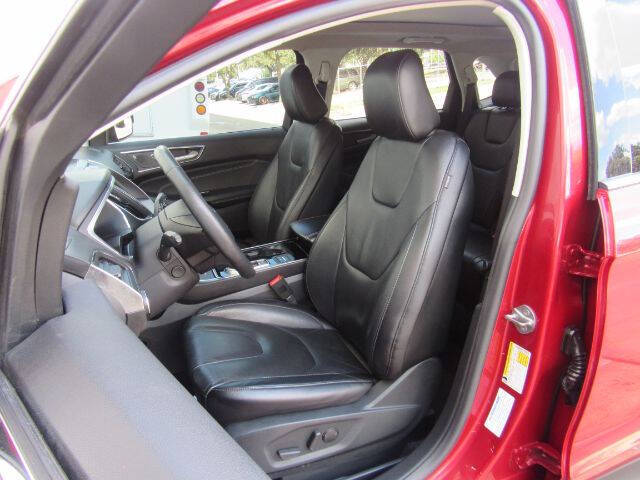 2020 Ford Edge Titanium