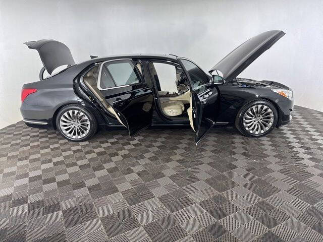 2017 Genesis G90