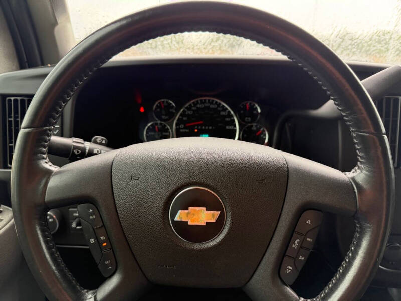 2022 Chevrolet Express 2500