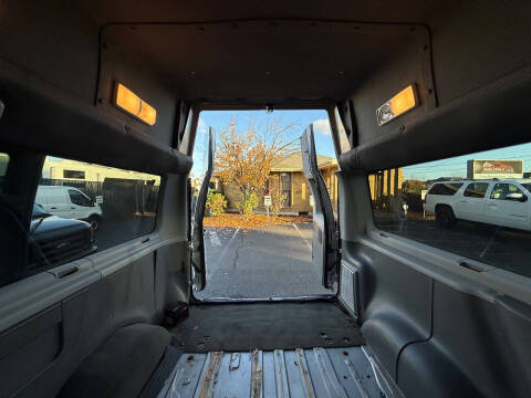 2011 Ford E-Series E-350 SD XLT