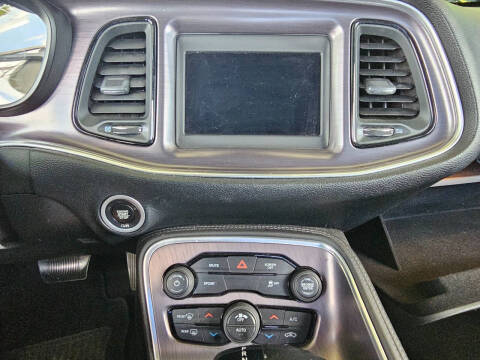 2018 Dodge Challenger SXT Plus