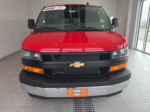 2025 Chevrolet Express LS 3500