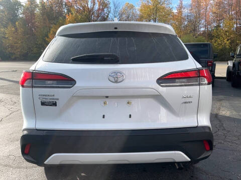 2024 Toyota Corolla Cross XLE