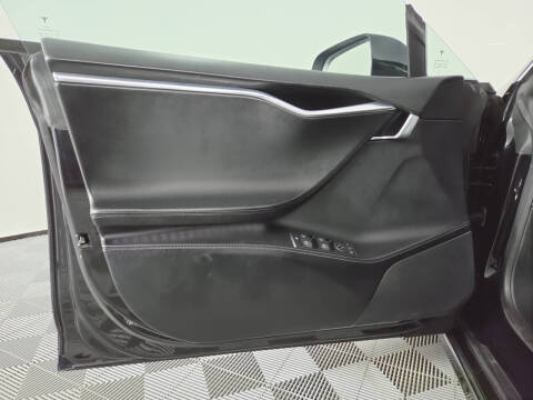 2016 Tesla Model S 70D