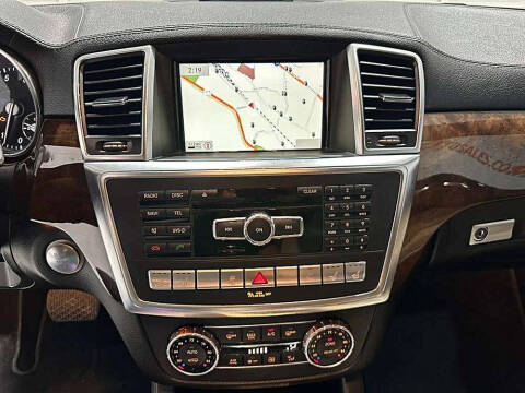 2015 Mercedes-Benz GL-Class GL 550 4MATIC