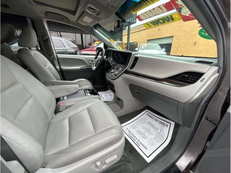 2016 Toyota Sienna
