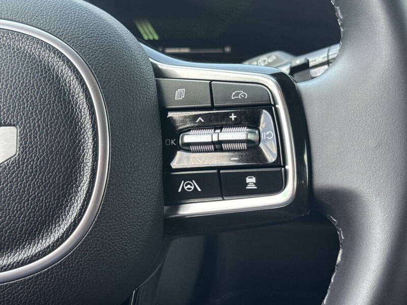 2025 Kia Carnival EX