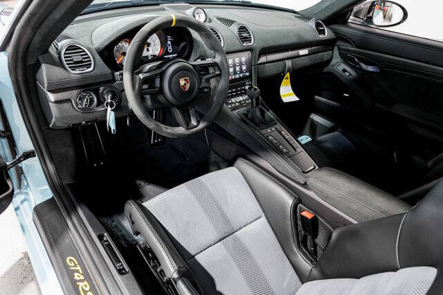 2023 Porsche 718 Cayman GT4 RS