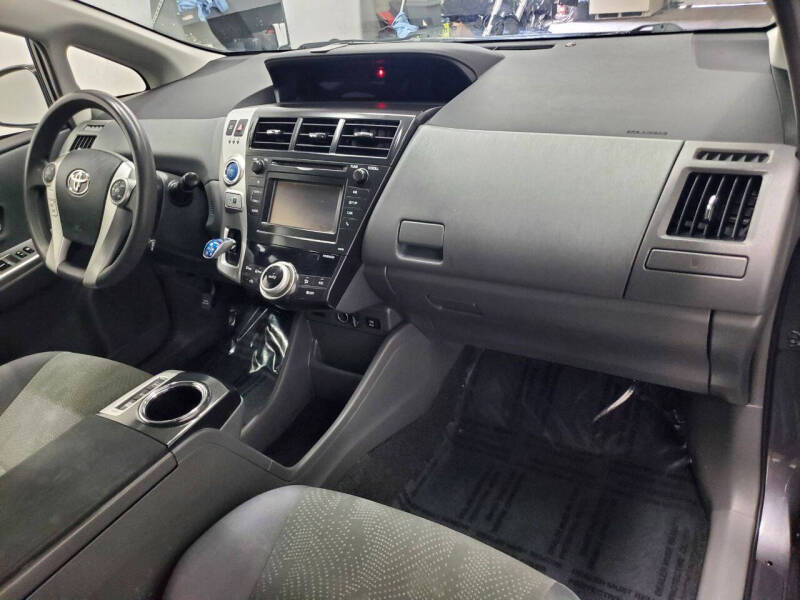 2014 Toyota Prius v Three