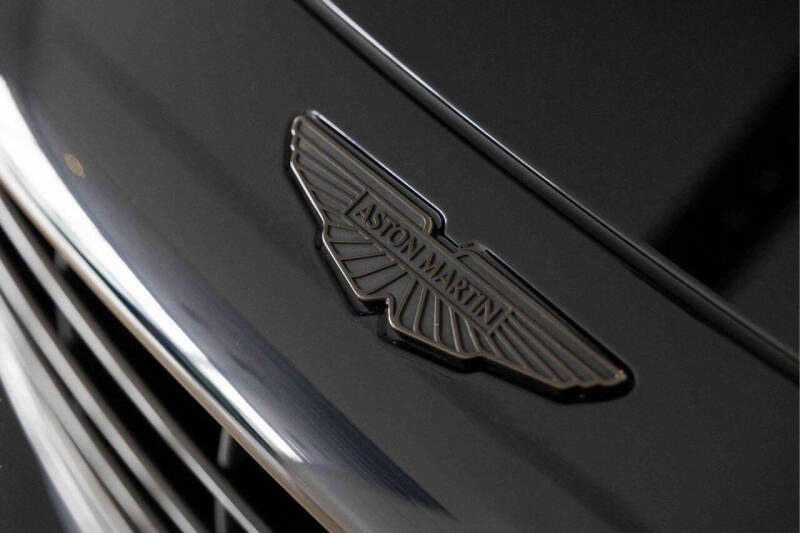 2025 Aston Martin DB12 V8