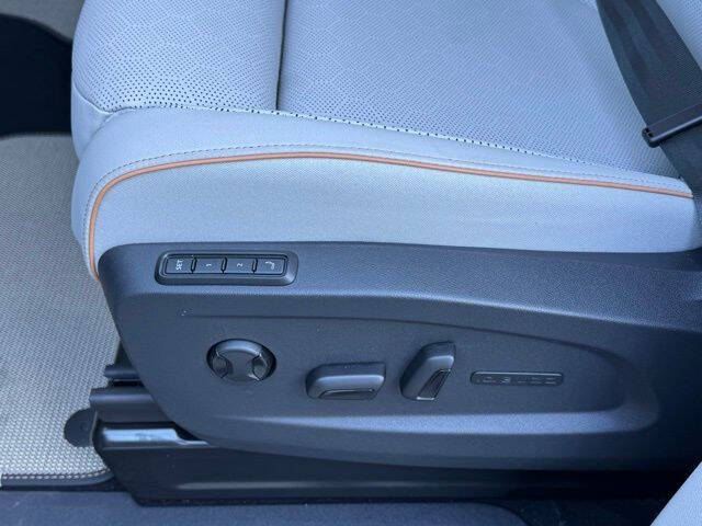 2025 Volkswagen ID. Buzz Pro S Plus 4Motion