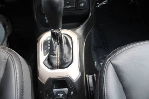 2017 Jeep Renegade Deserthawk