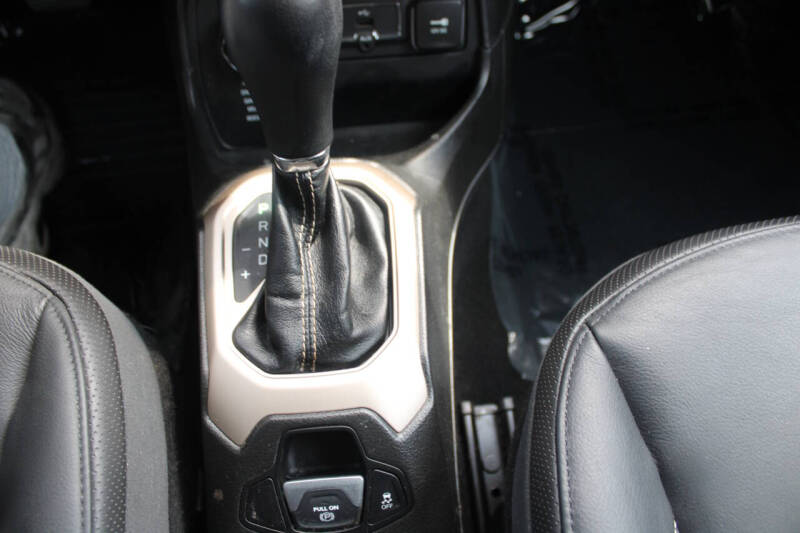 2017 Jeep Renegade Deserthawk