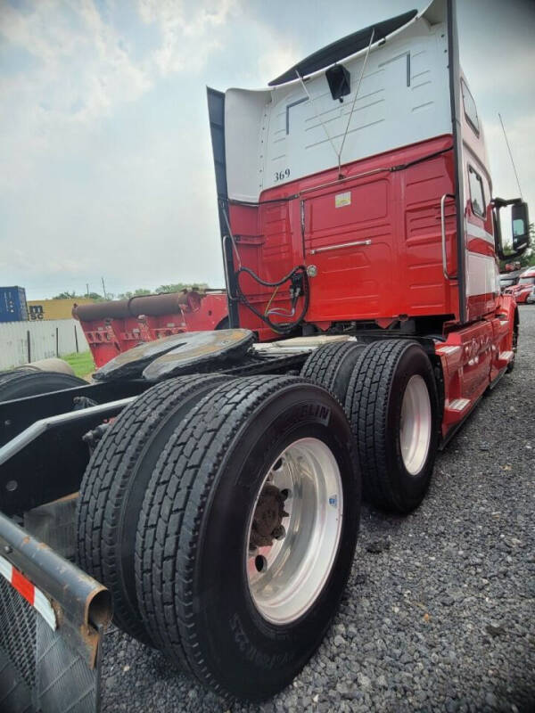 2017 Volvo VNL 780