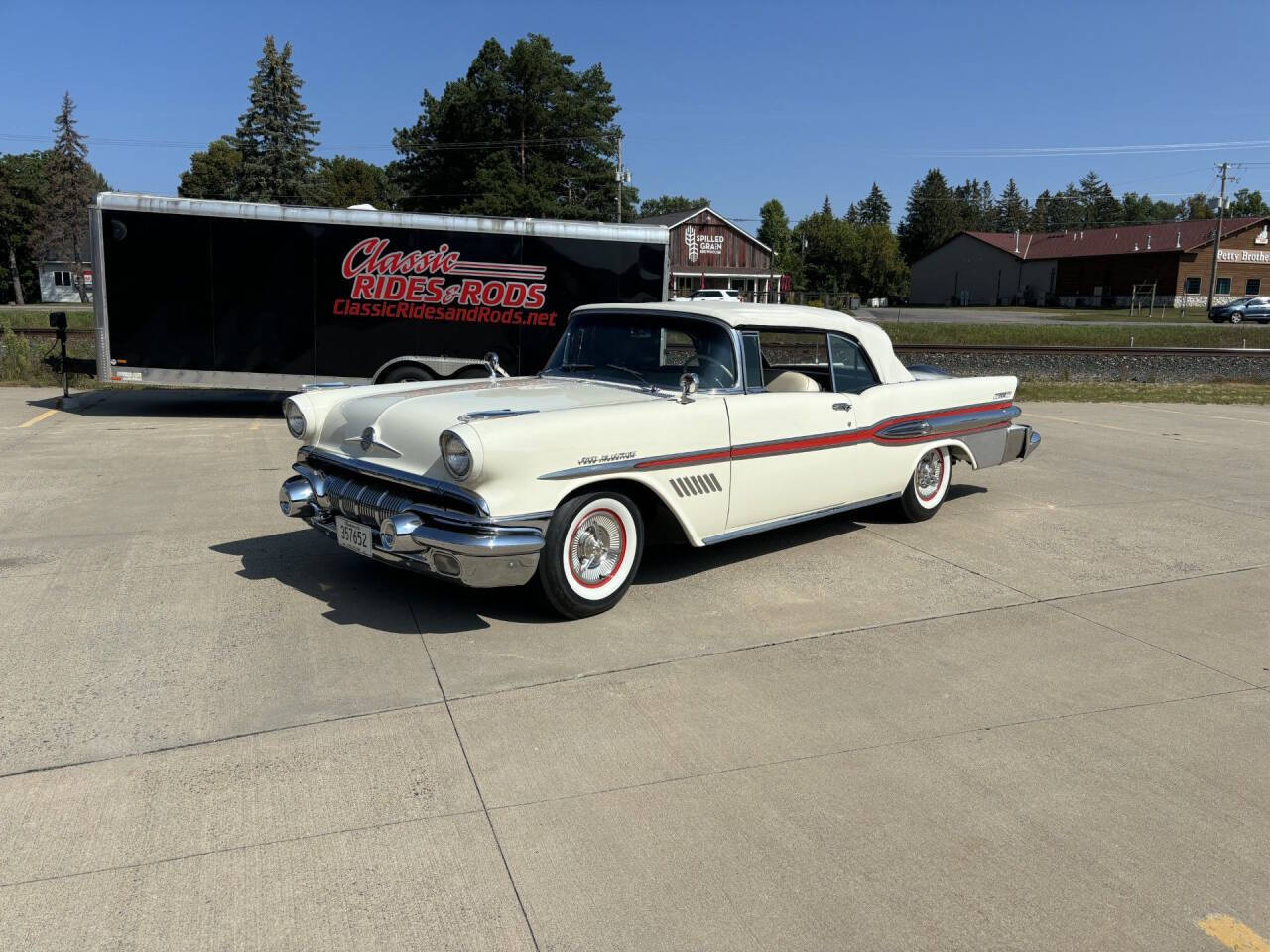 1957 Pontiac Bonneville 3