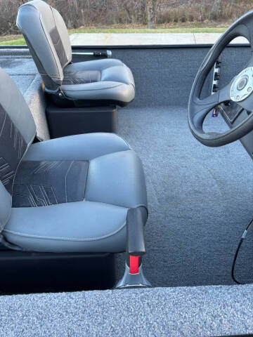 2021 Tracker BASS CLASSIC XL