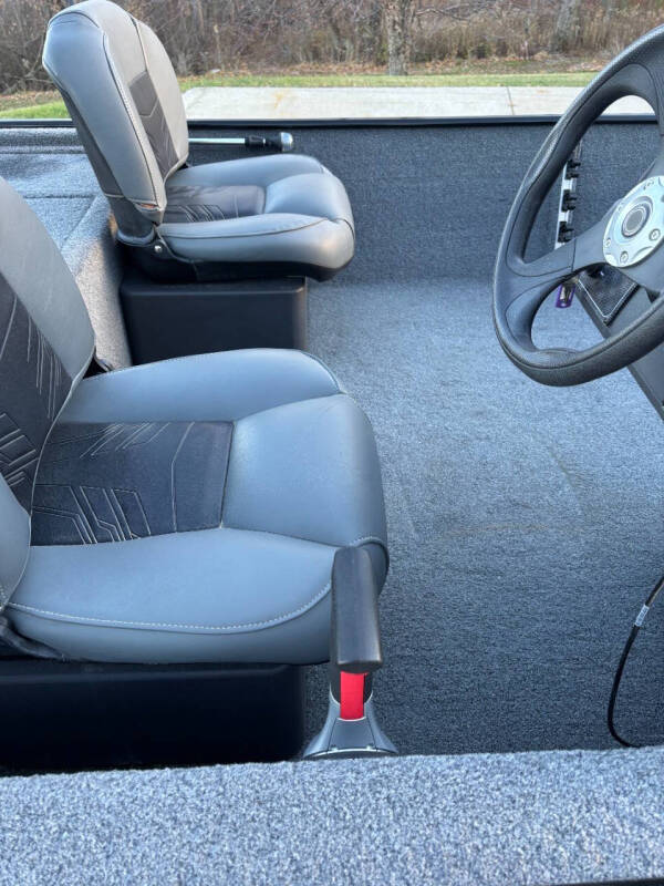 2021 Tracker BASS CLASSIC XL