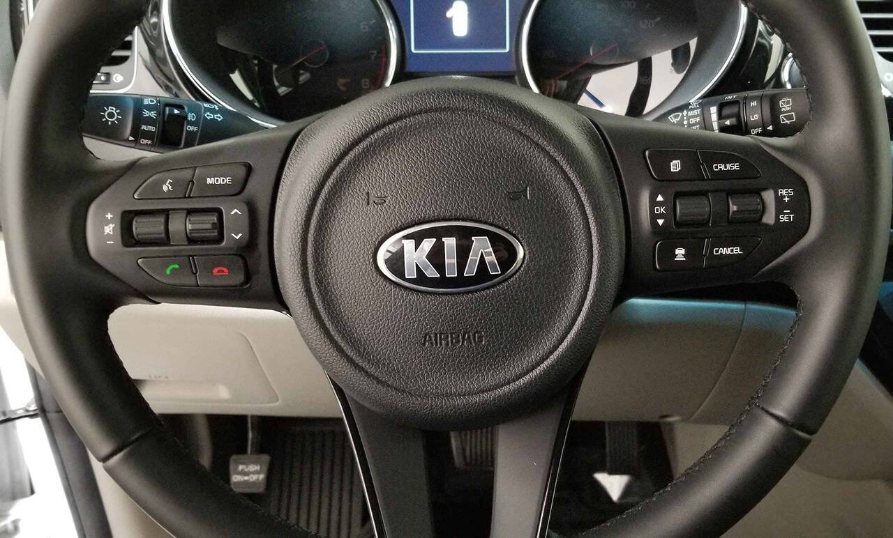 2018 Kia Sedona for sale at Saccucci's Of Schaumburg in Schaumburg, IL