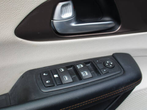 2017 Chrysler Pacifica LX