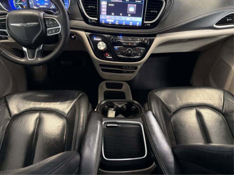 2022 Chrysler Pacifica Hybrid Touring L