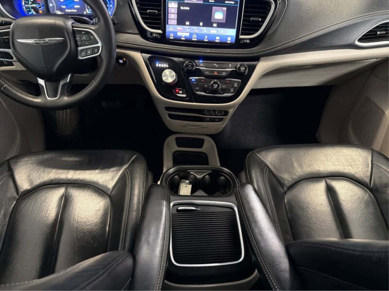 2022 Chrysler Pacifica Hybrid Touring L
