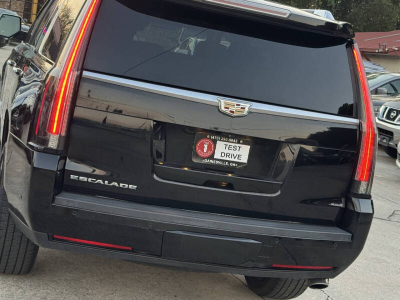 2017 Cadillac Escalade Luxury