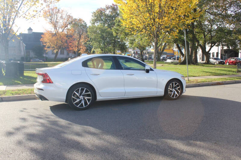 2020 Volvo S60 T5 Momentum
